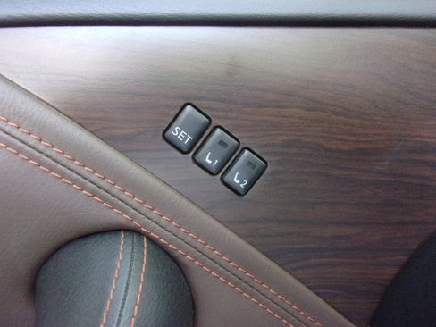 Used 2018 Nissan Armada Platinum w/ Captain Seat Package image 18