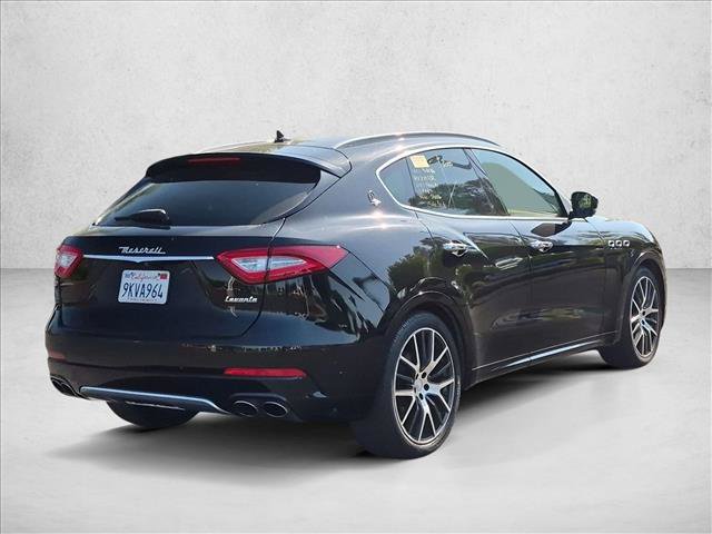 Used 2017 Maserati Levante w/ Luxury Package AWD/4WD image 5
