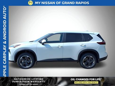 New 2026 Nissan Rogue SV image 4
