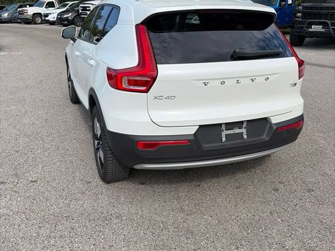 Used 2021 Volvo XC40 T5 Momentum w/ Premium Package AWD/4WD image 3