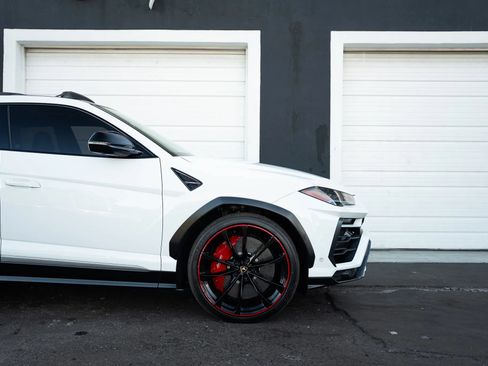 Used 2021 Lamborghini Urus AWD/4WD image 9
