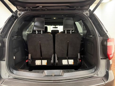 Used 2018 Ford Explorer XLT w/ Equipment Group 202A AWD/4WD image 74