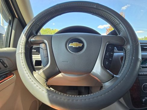 Used 2014 Chevrolet Tahoe LT RWD image 25