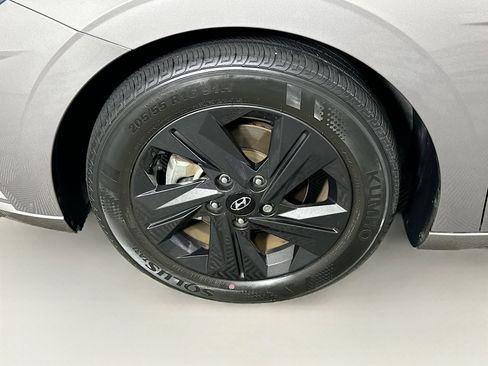 Used 2022 Hyundai Elantra SEL FWD image 11