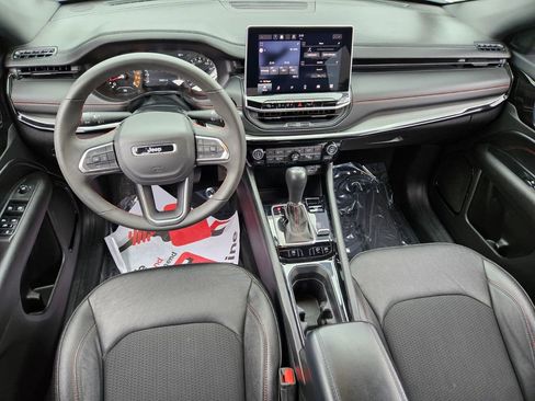 Used 2024 Jeep Compass Trailhawk image 8