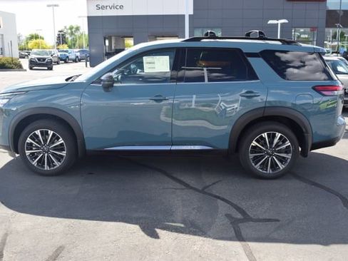 New 2026 Nissan Pathfinder Platinum AWD/4WD image 4