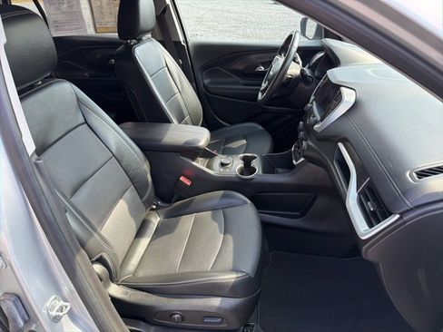 Used 2022 GMC Terrain SLT image 15