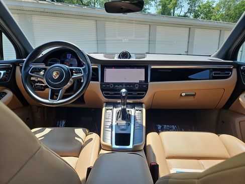 Certified 2020 Porsche Macan S AWD/4WD image 12