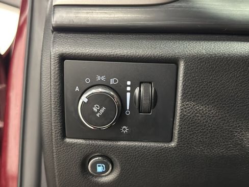 Used 2021 Jeep Grand Cherokee Laredo image 18