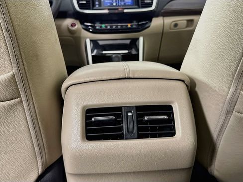 Used 2017 Honda Accord EX-L image 31