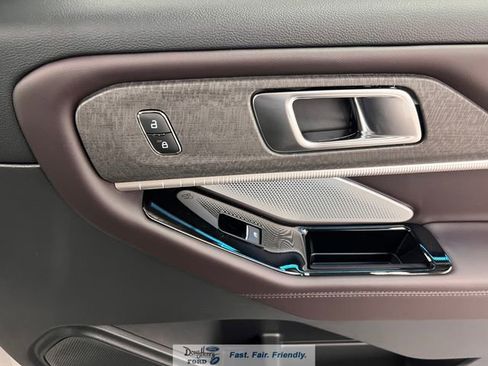 New 2026 Ford Explorer Platinum RWD image 38