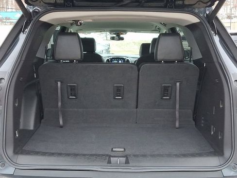 Used 2021 Chevrolet Traverse LT image 31