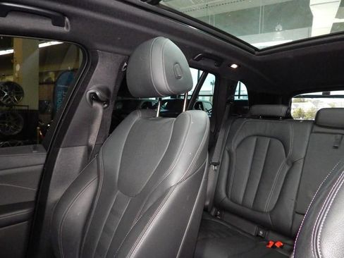 Used 2022 BMW X5 xDrive40i w/ M Sport Package image 29