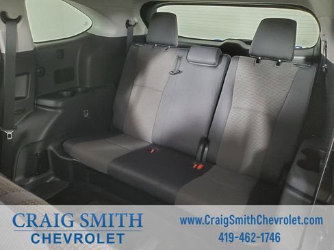 Used 2024 Toyota Highlander LE image 33