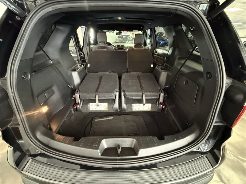 Used 2018 Ford Explorer XLT w/ Equipment Group 202A FWD image 34