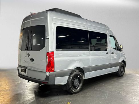 Used 2025 Mercedes-Benz Sprinter 2500 image 3