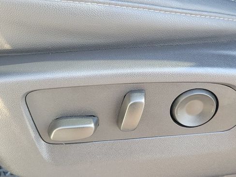 Used 2025 Chevrolet Silverado 2500 LTZ AWD/4WD image 18