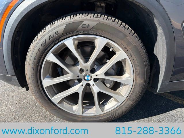Used 2022 BMW X5 xDrive40i AWD/4WD image 29