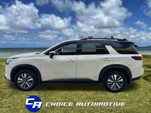 Used 2022 Nissan Pathfinder SL w/ SL Black Package image 3