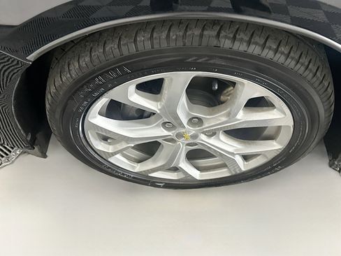 Used 2018 Chevrolet Volt Premier w/ Driver Confidence Package image 11