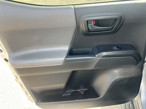 Used 2022 Toyota Tacoma SR image 27