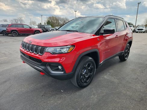 Used 2023 Jeep Compass Trailhawk w/ Trailhawk Convenience Group AWD/4WD image 7