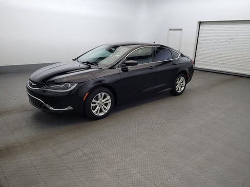 Used 2017 Chrysler 200 Limited Platinum FWD image 2