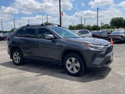 Used 2024 Toyota RAV4 XLE AWD/4WD image 2