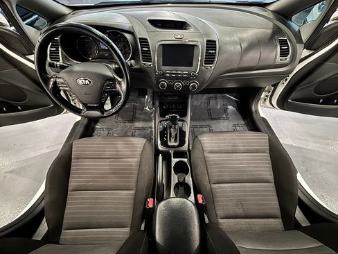 Used 2017 Kia Forte S FWD image 20