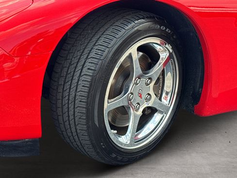 Used 2002 Chevrolet Corvette Coupe w/ Preferred Equipment Group2 RWD image 21