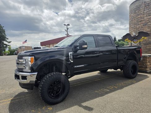 Used 2018 Ford F350 Lariat w/ Lariat Ultimate Package AWD/4WD image 4