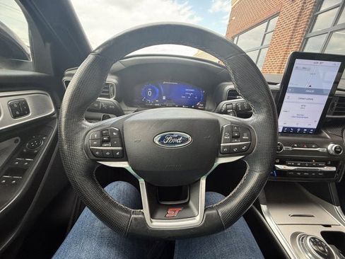 Used 2020 Ford Explorer ST w/ ST Street Pack image 23