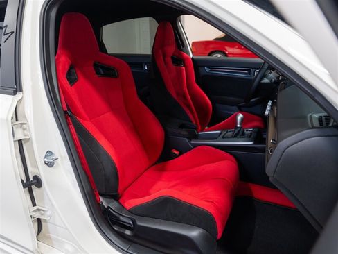 Used 2023 Honda Civic Type R image 19