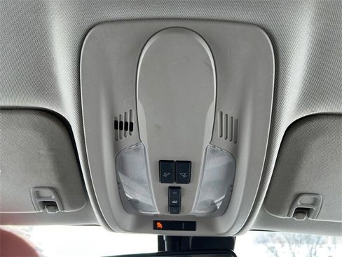 Used 2010 GMC Terrain SLE image 23