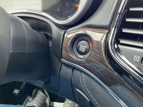 Used 2020 Jeep Grand Cherokee Summit image 26