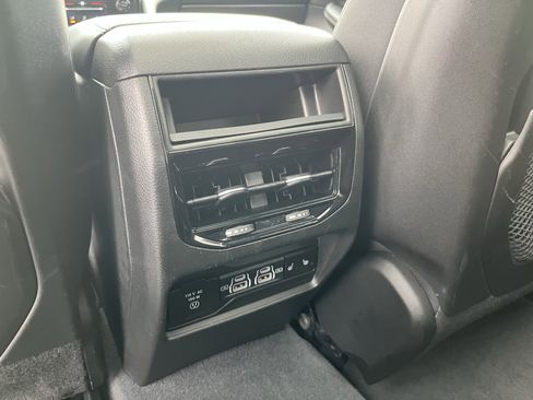 Used 2023 Jeep Grand Cherokee 4WD 4xe w/ Luxury Tech Group II image 18