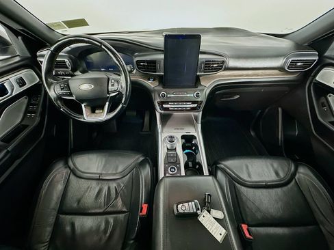 Used 2020 Ford Explorer Platinum w/ Premium Technology Package AWD/4WD image 10