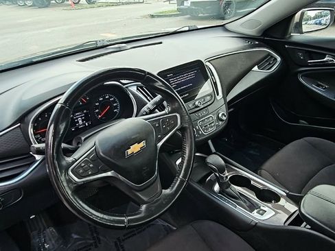 Used 2022 Chevrolet Malibu LT FWD image 15