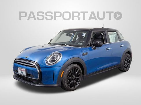 Used 2022 MINI Cooper 4-Door Hardtop FWD image 1