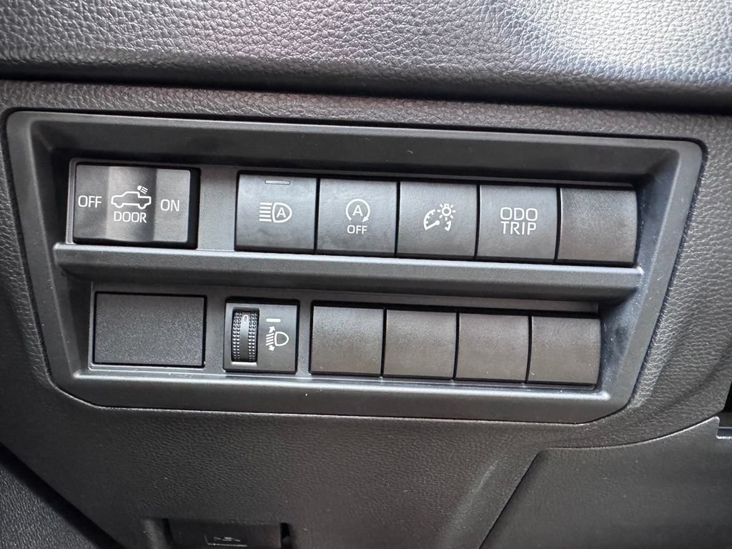 Used 2022 Toyota Tundra SR5 AWD/4WD image 31