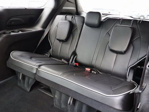 Used 2024 Chrysler Pacifica Limited w/ S Appearance Package image 50