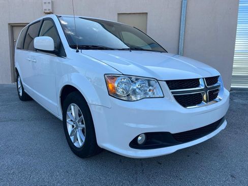 Used 2018 Dodge Grand Caravan SXT image 6