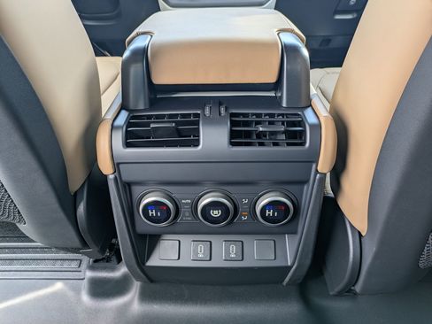 New 2026 Land Rover Defender 110 X-Dynamic SE image 22