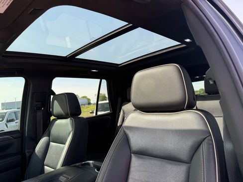 Used 2023 GMC Yukon SLT image 6