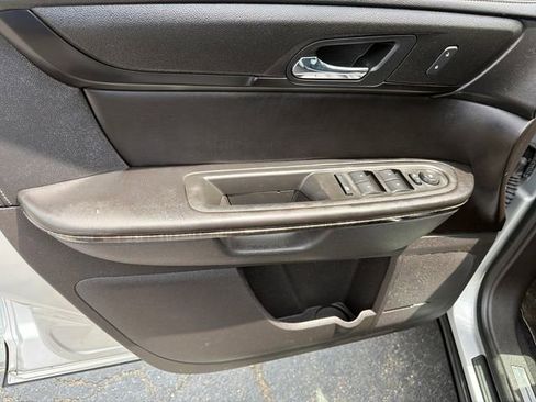 Used 2013 GMC Acadia SLT FWD image 12