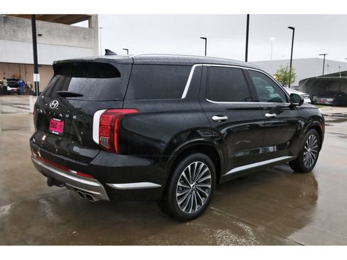 Certified 2025 Hyundai Palisade Calligraphy FWD image 8