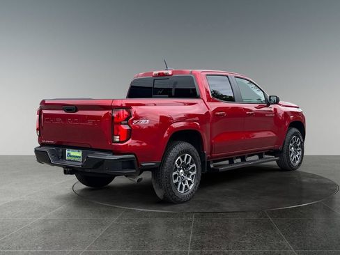 Used 2025 Chevrolet Colorado Z71 w/ Technology Package AWD/4WD image 9