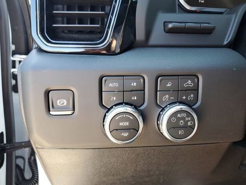 New 2026 GMC Sierra 2500 AT4 w/ AT4 Premium Plus Package AWD/4WD image 31