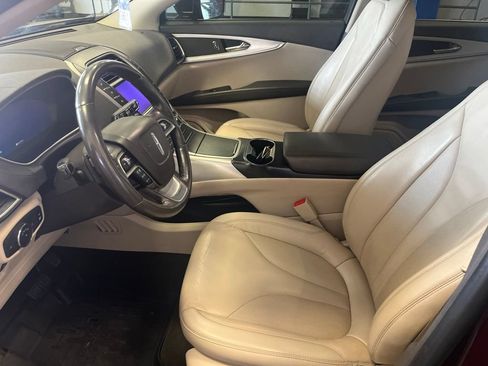 Used 2020 Lincoln Nautilus FWD w/ Equipment Group 101A image 3