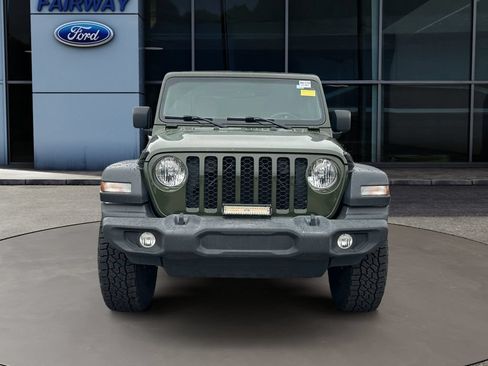 Used 2021 Jeep Gladiator Sport AWD/4WD image 2